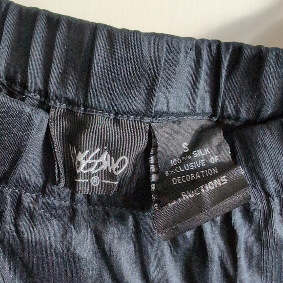 Low-rise silk Y2K Mossimo tiered midi skirt in washed black - Picture 2 of 3